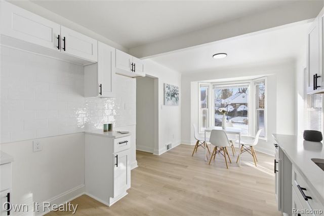 18500 Biltmore Street, Detroit, MI 48235