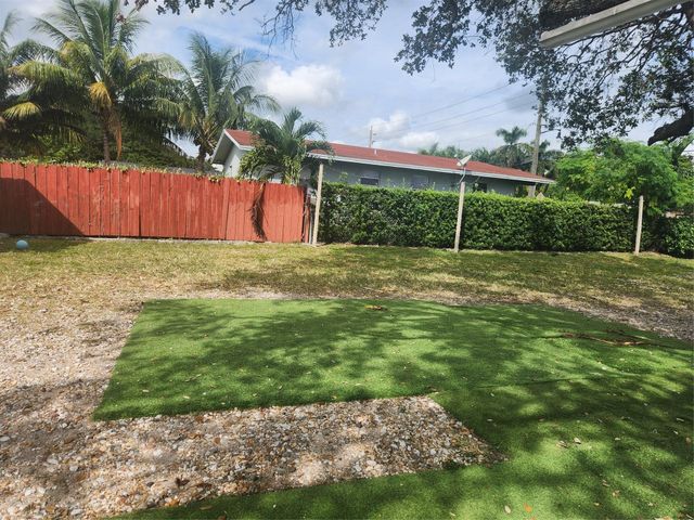 1000 Foster Road, Hallandale Beach, FL 33009