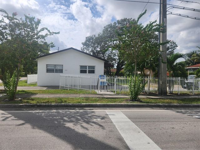 1000 Foster Road, Hallandale Beach, FL 33009