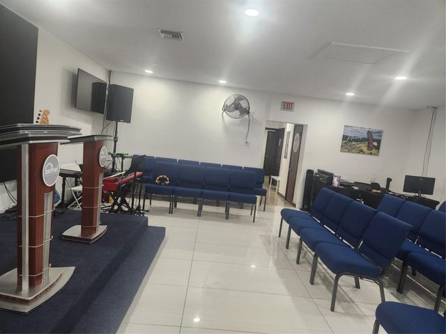 1000 Foster Road, Hallandale Beach, FL 33009