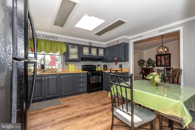 12 COASTAL DR, Berlin, MD 21811