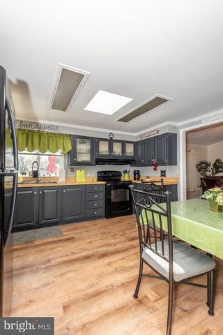 12 COASTAL DR, Berlin, MD 21811