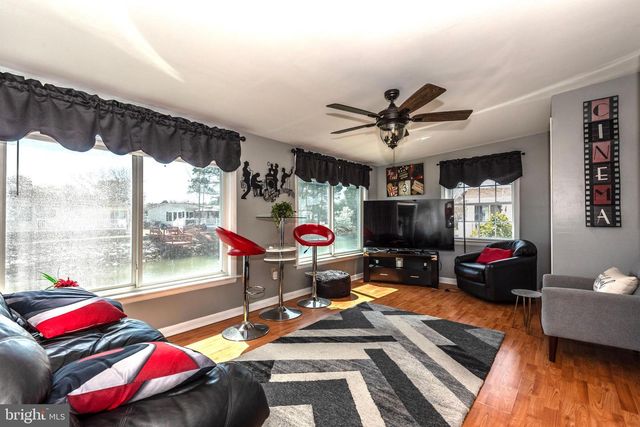 12 COASTAL DR, Berlin, MD 21811