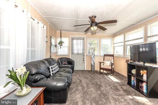 12 COASTAL DR, Berlin, MD 21811