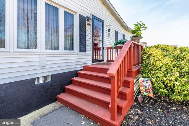 12 COASTAL DR, Berlin, MD 21811