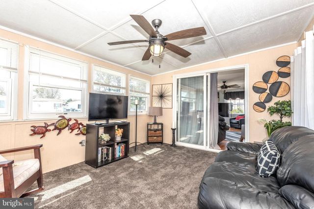 12 COASTAL DR, Berlin, MD 21811