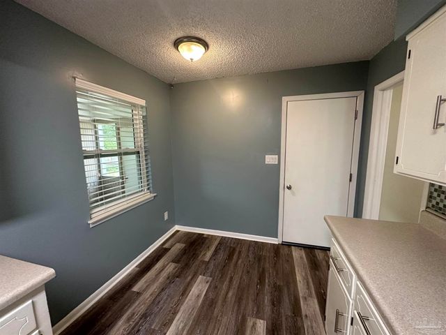 5932 Schofield Dr, Pensacola, FL 32506