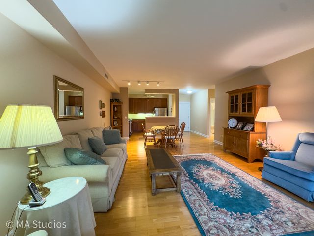 8400 Callie Avenue 312, Morton Grove, IL 60053