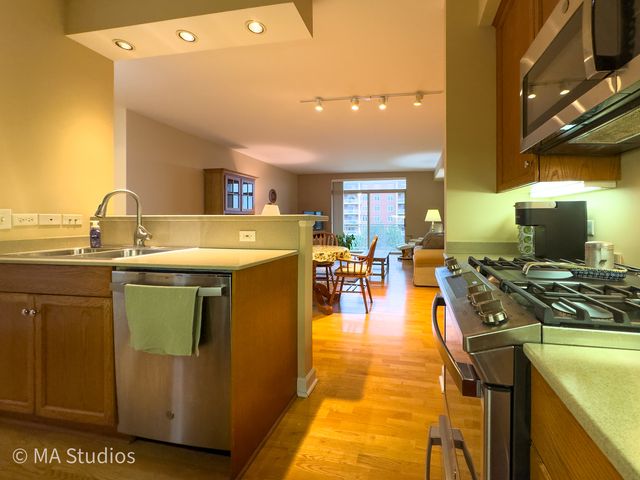 8400 Callie Avenue 312, Morton Grove, IL 60053