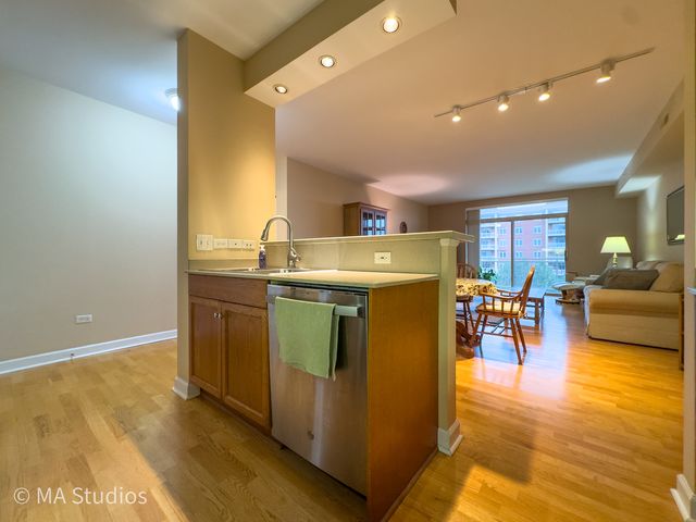 8400 Callie Avenue 312, Morton Grove, IL 60053