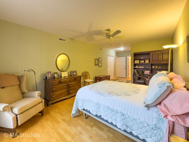 8400 Callie Avenue 312, Morton Grove, IL 60053