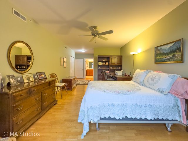 8400 Callie Avenue 312, Morton Grove, IL 60053