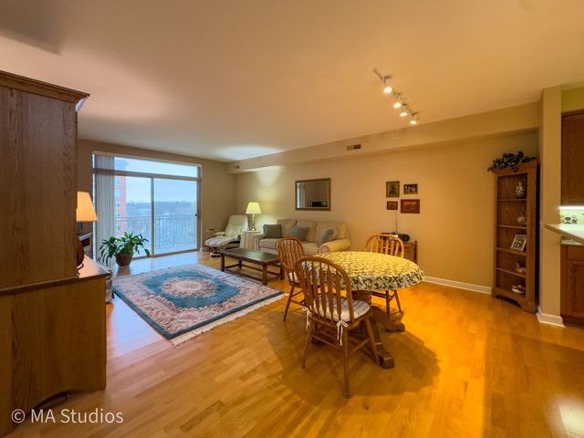 8400 Callie Avenue 312, Morton Grove, IL 60053