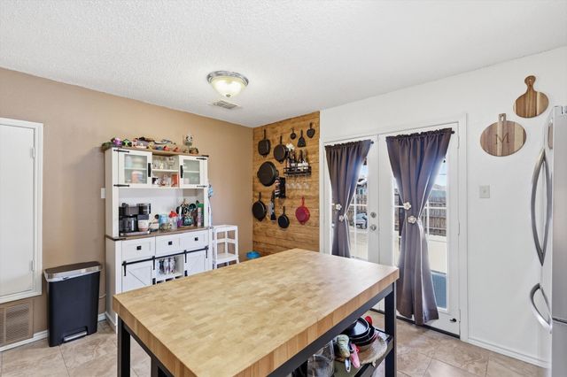 205 Comanche Trail, Krum, TX 76249