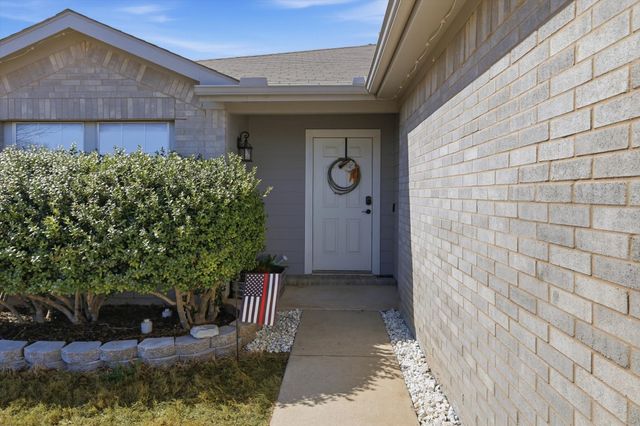 205 Comanche Trail, Krum, TX 76249