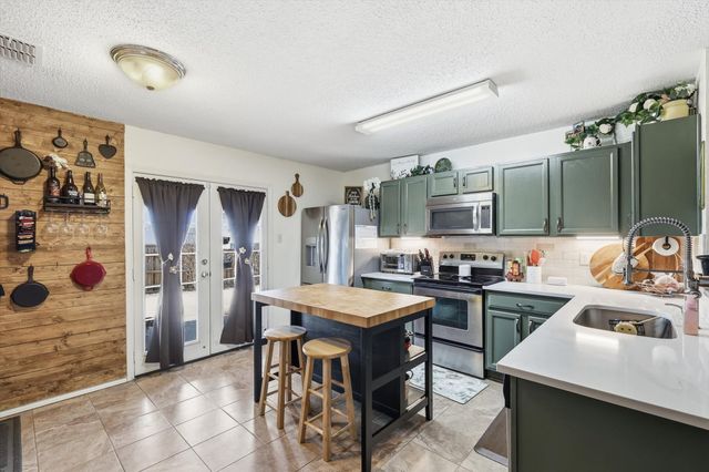 205 Comanche Trail, Krum, TX 76249