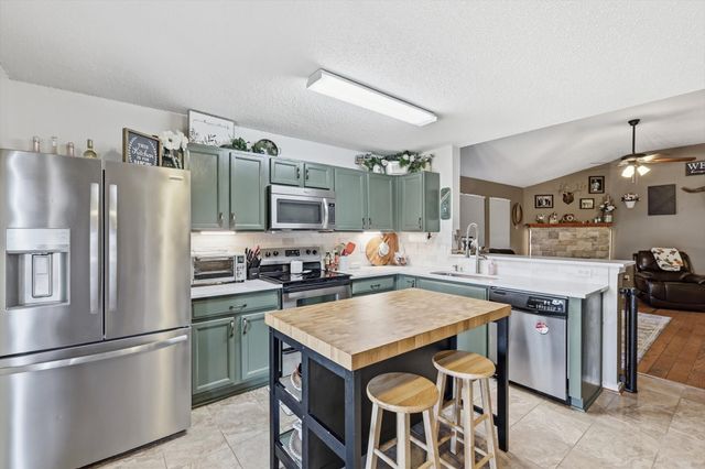 205 Comanche Trail, Krum, TX 76249