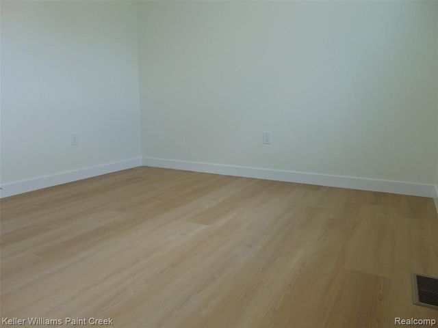 26241 Newport Avenue, Warren, MI 48089