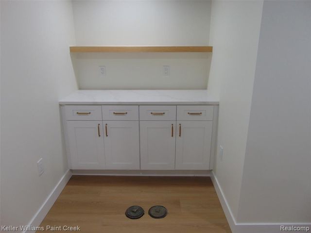 26241 Newport Avenue, Warren, MI 48089