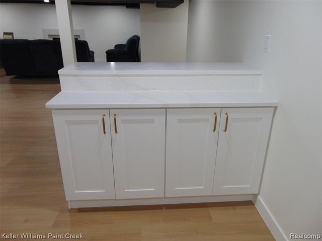 26241 Newport Avenue, Warren, MI 48089