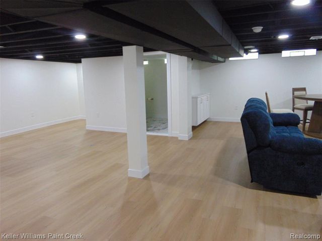 26241 Newport Avenue, Warren, MI 48089