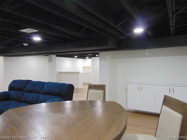 26241 Newport Avenue, Warren, MI 48089