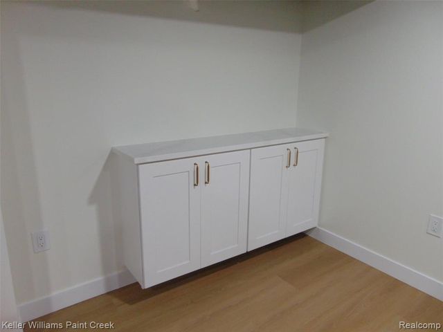 26241 Newport Avenue, Warren, MI 48089