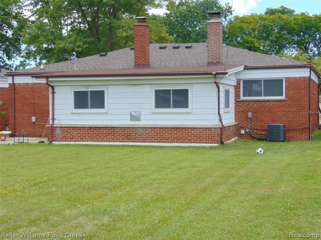 26241 Newport Avenue, Warren, MI 48089