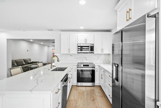 530 Heron Drive, Delray Beach, FL 33444