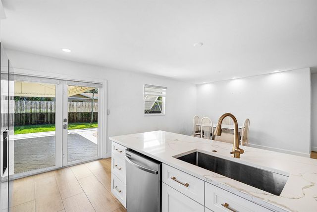 530 Heron Drive, Delray Beach, FL 33444