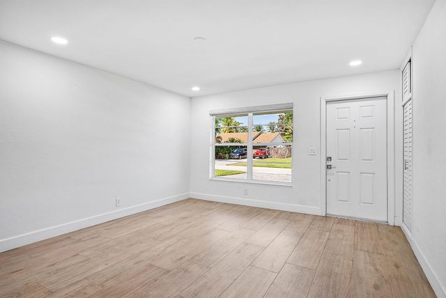 530 Heron Drive, Delray Beach, FL 33444