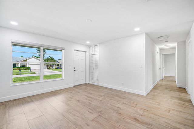 530 Heron Drive, Delray Beach, FL 33444