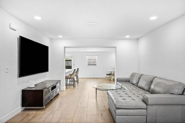 530 Heron Drive, Delray Beach, FL 33444