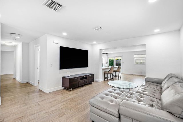 530 Heron Drive, Delray Beach, FL 33444