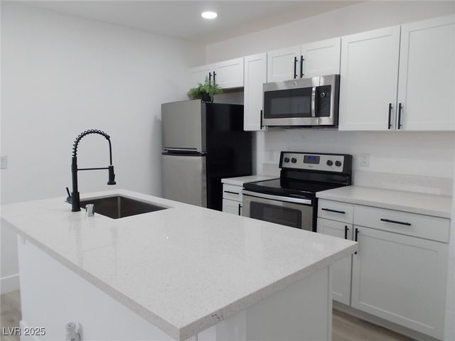 532 North 9th Street C, Las Vegas, NV 89101