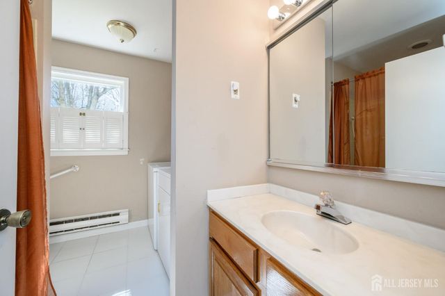 571-B Westport Lane, Monroe, NJ 08831