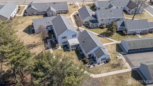 571-B Westport Lane, Monroe, NJ 08831