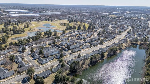 571-B Westport Lane, Monroe, NJ 08831