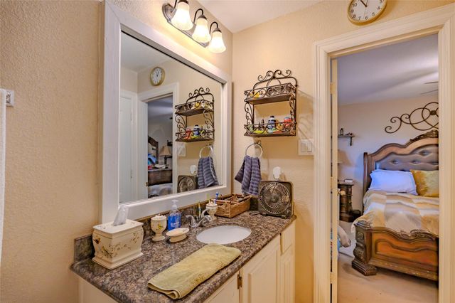 625 S Remington Drive, Angleton, TX 77515