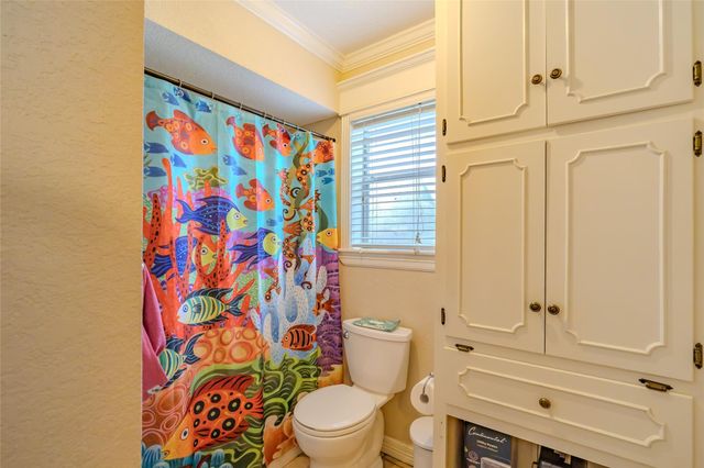 625 S Remington Drive, Angleton, TX 77515