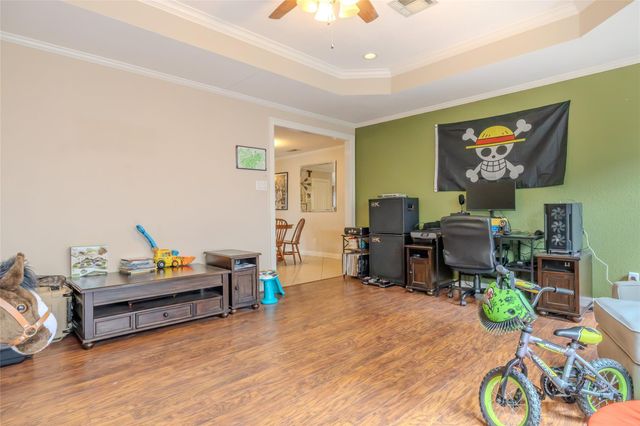 625 S Remington Drive, Angleton, TX 77515