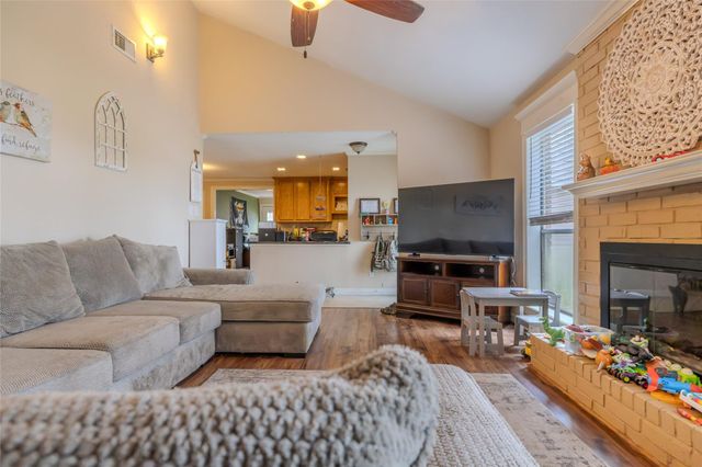625 S Remington Drive, Angleton, TX 77515