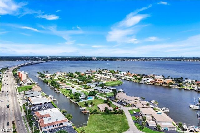 1714 Bikini CT 103, Cape Coral, FL 33904