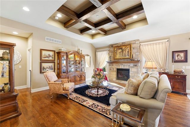 16576 S Summertree Lane, Olathe, KS 66062