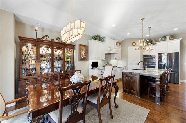 16576 S Summertree Lane, Olathe, KS 66062