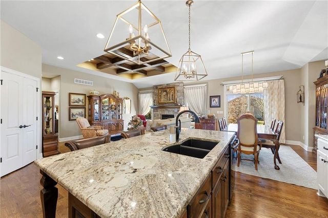 16576 S Summertree Lane, Olathe, KS 66062