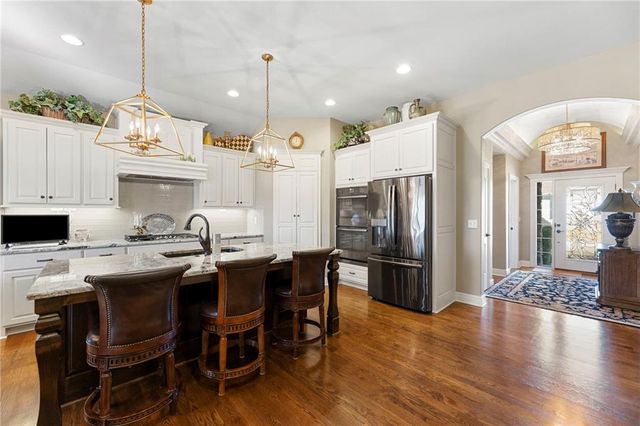 16576 S Summertree Lane, Olathe, KS 66062