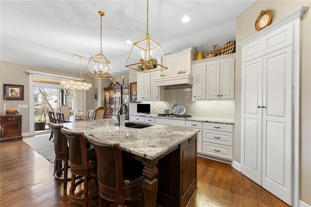 16576 S Summertree Lane, Olathe, KS 66062