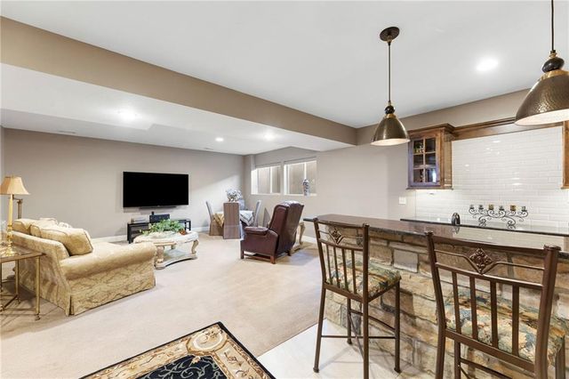 16576 S Summertree Lane, Olathe, KS 66062