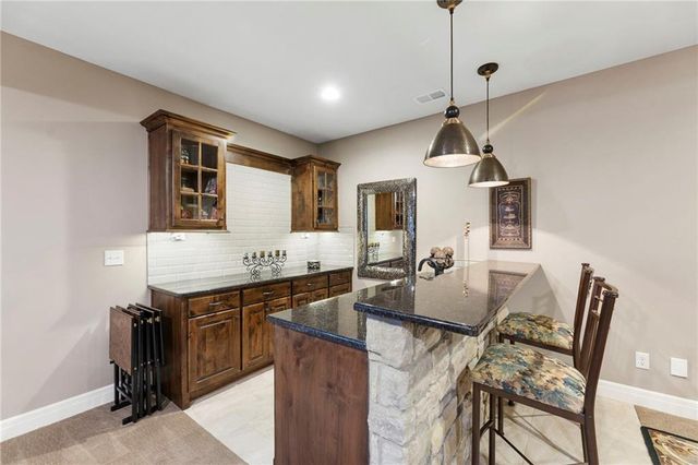 16576 S Summertree Lane, Olathe, KS 66062